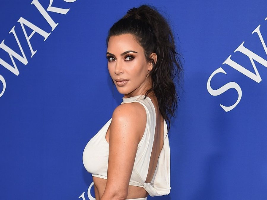 Η Kim Kardashian εμφανίστηκε με μία από τις δέκα exclusive Dior τσάντες των $35.000 (ΦΩΤΟ-VIDEO)