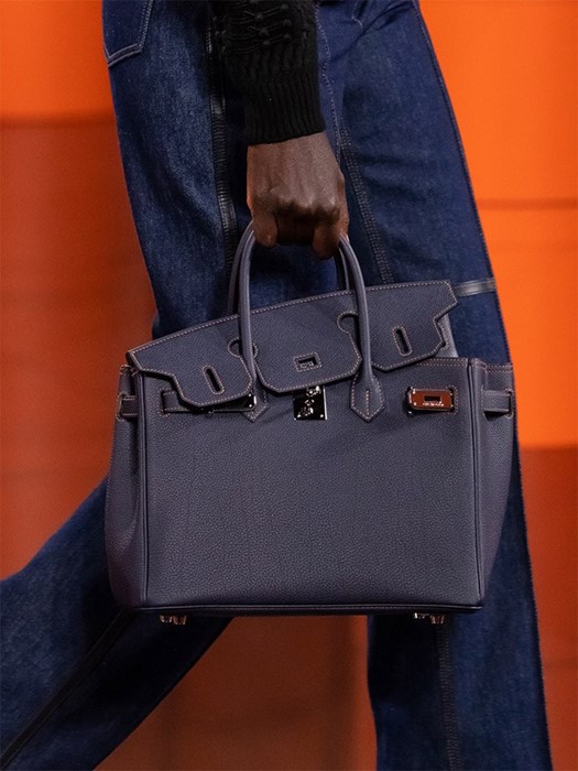 Η Hermès λανσάρει τσάντα από δέρμα “μανιταριού”