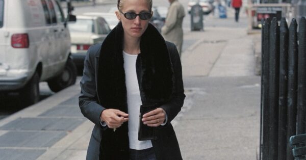 Το μεγαλύτερο μάθημα στυλ από την Carolyn Bessette-Kennedy