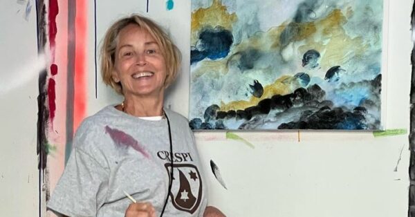 Sharon Stone Paints Unpainted She Wears a Bermuda |  Marie Claire