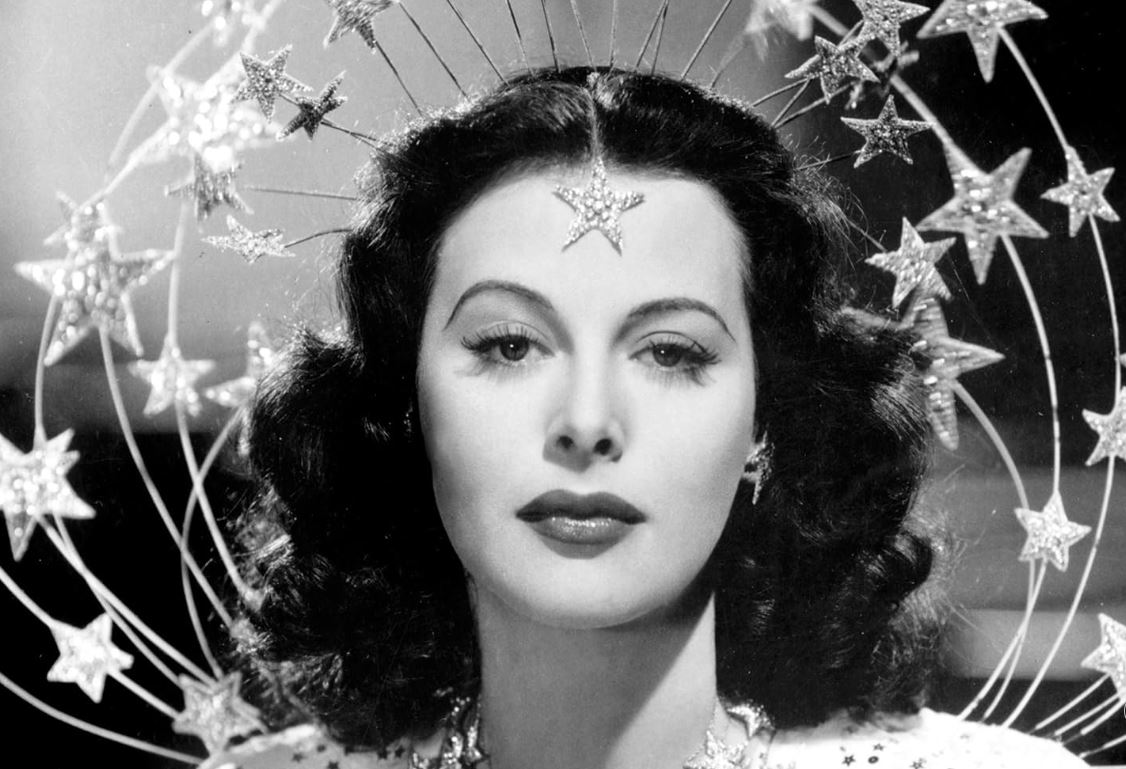 Hedy Lamarr: Η σταρ του Χόλιγουντ στην οποία χρωστάμε την ύπαρξη του ...