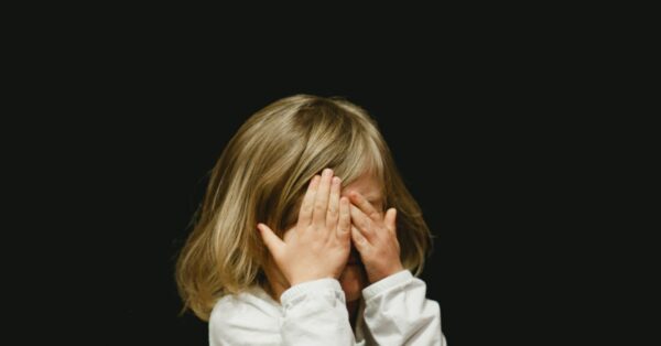 A father cuts his daughter's long hair because she does not want to comb it twice a day  Marie Claire