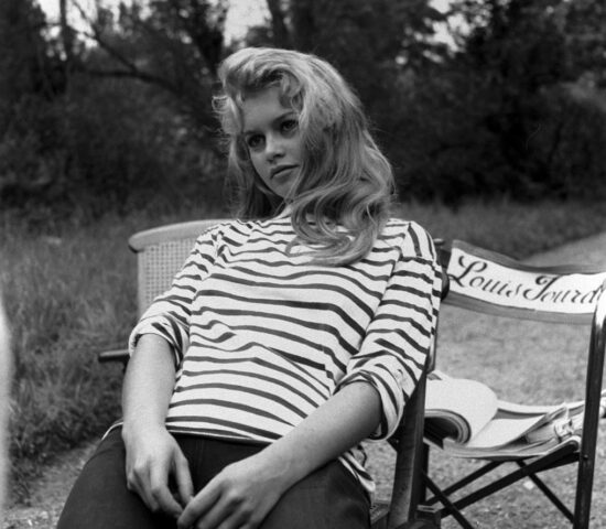 On the set of La mariée est trop belle