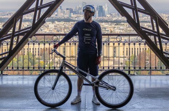 eiffelguinnessrecordbike