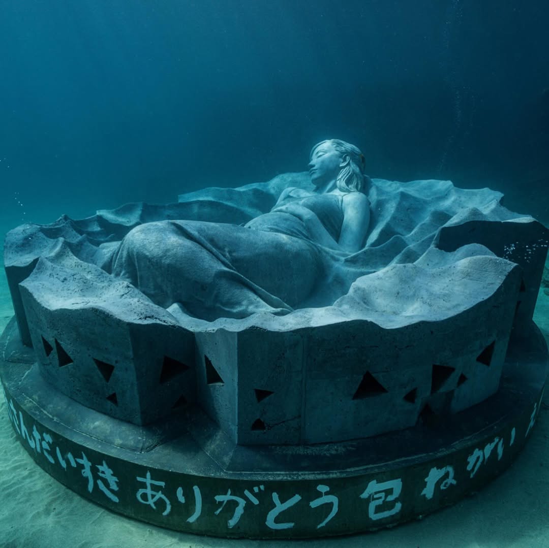 japan_statue_sea