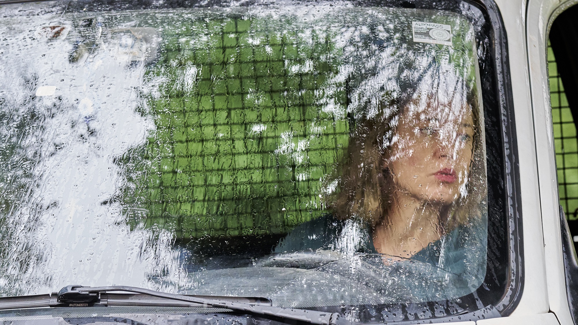 pes-tis-nikolitsa-drizi