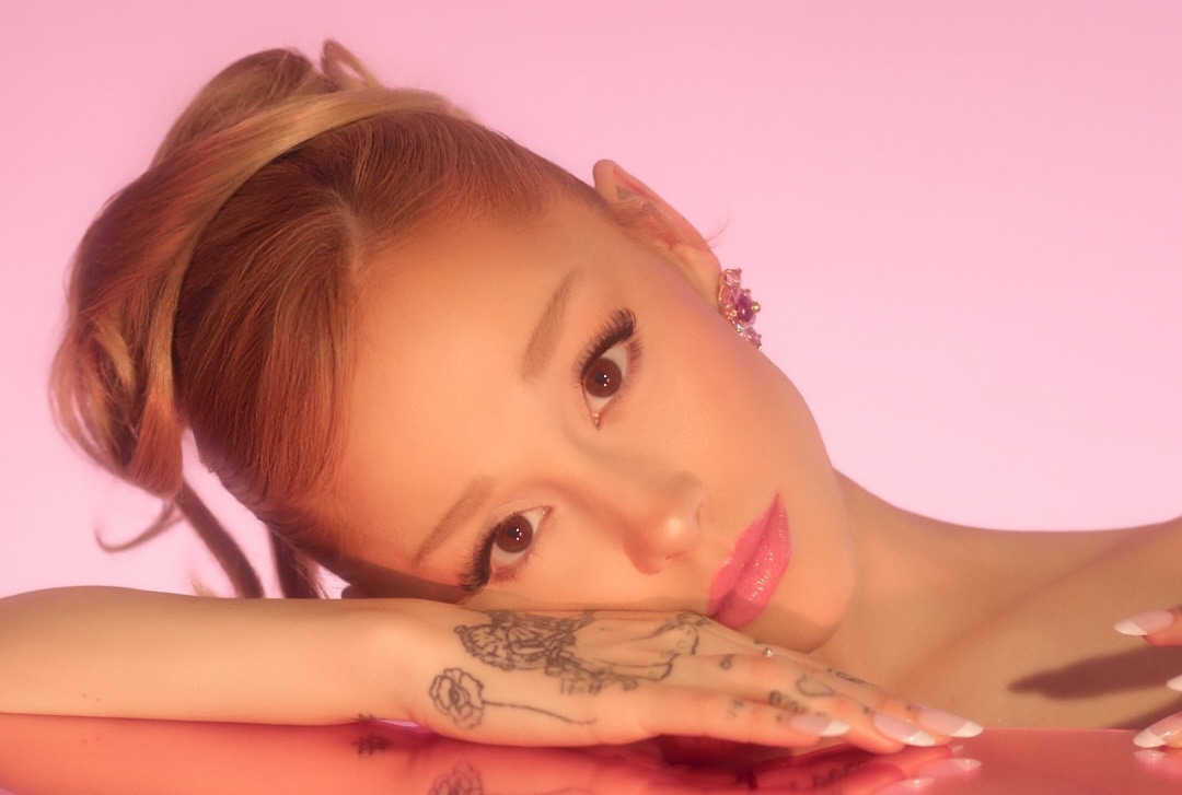 for the first time ever, @arianagrande’s creative worlds of fragrance and beauty merge together