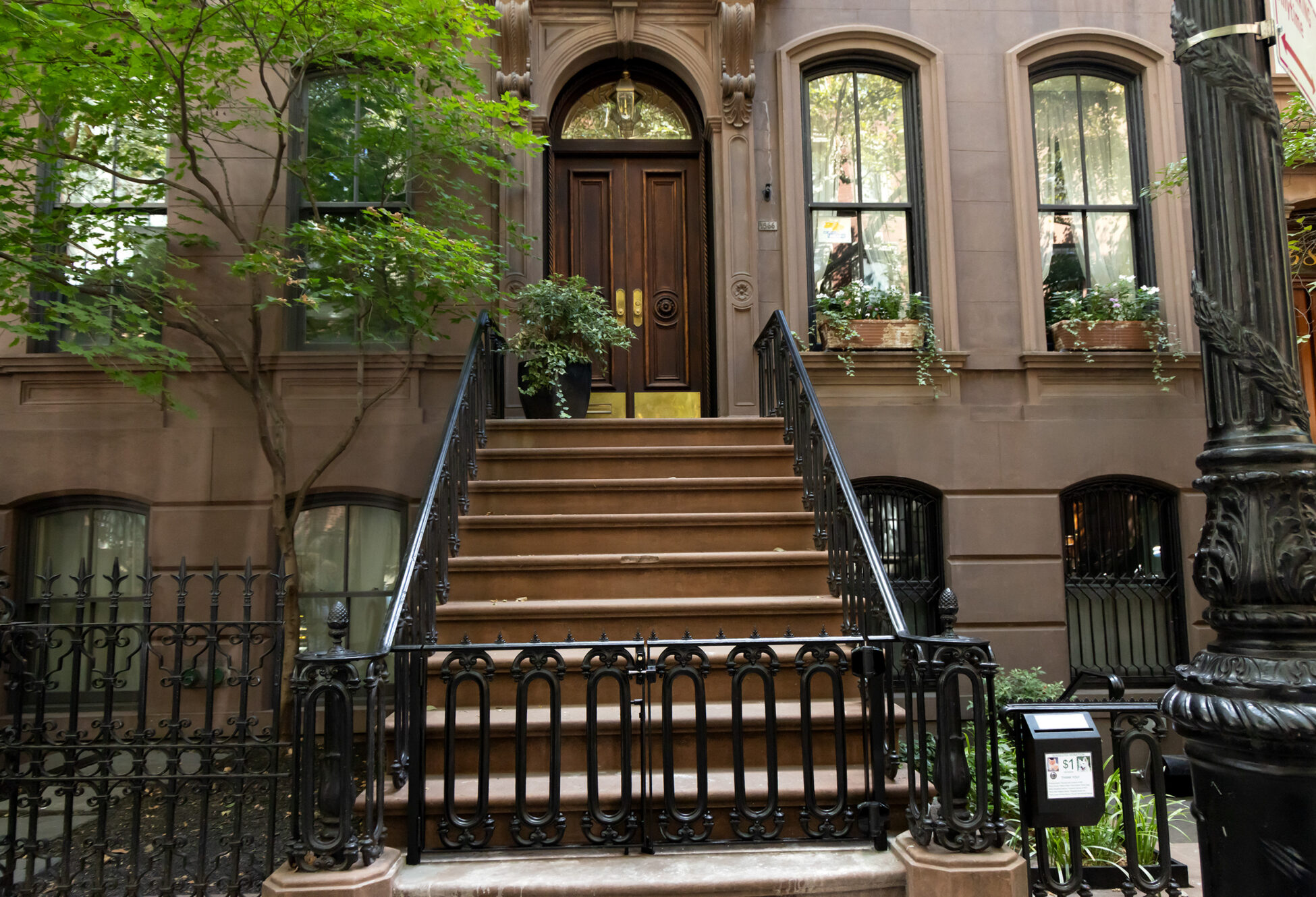 New York Exteriors And Landmarks – 2025