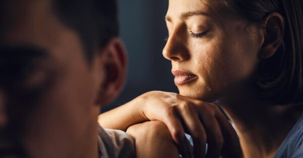 «Δέχθηκα την πρόταση γάμου από το αγόρι μου, αλλά τώρα μετανιώνω»