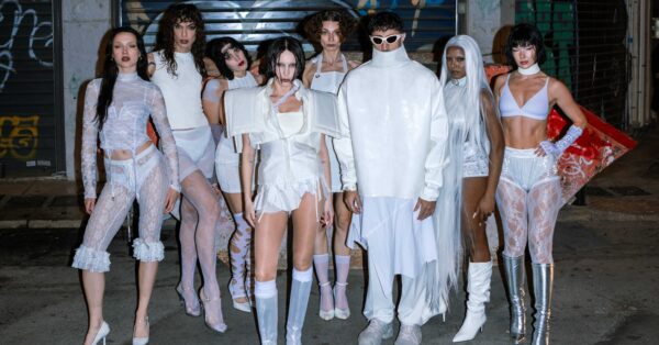 Η Τάμτα επιστρέφει στη σκηνή της Αθήνας για ένα performative experience