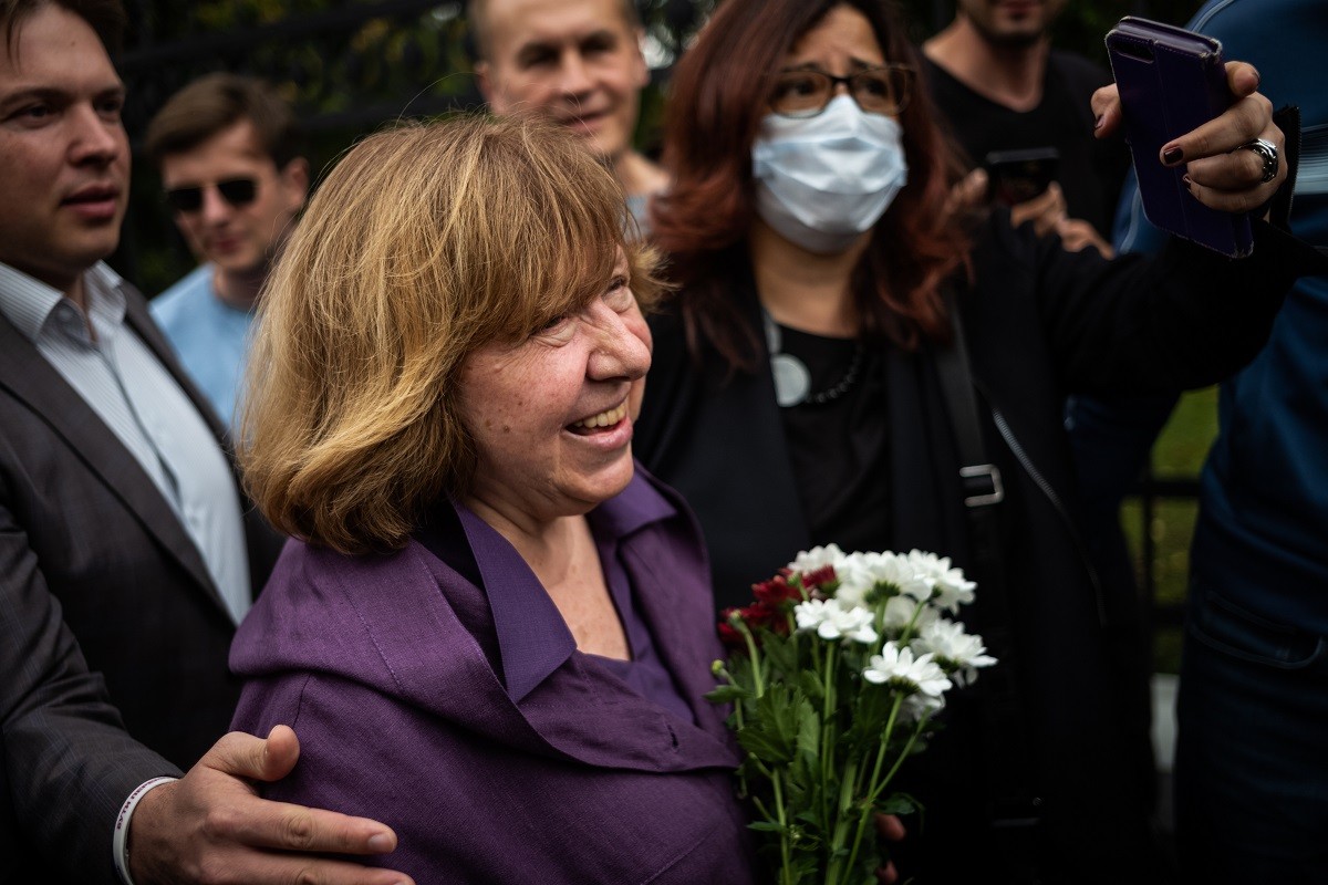Belarus: Svetlana Alexievich Questioned Over Opposition Council