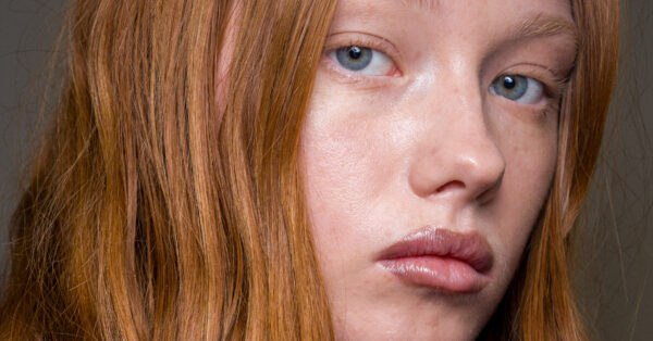 Make-up in heat: Πώς θα πετύχουμε την τέλεια διάρκεια στο μακιγιάζ μας τις ζεστές ημέρες που έρχονται