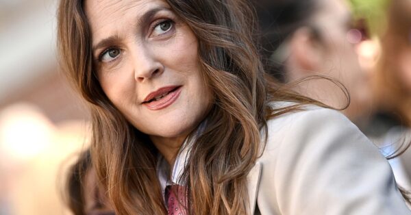 Drew Barrymore: «Το σώμα μου έχει καταστραφεί μετά τις δύο καισαρικές»