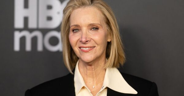 Lisa Kudrow: Πώς η σειρά «Φιλαράκια» τη βοήθησε μετά τον θάνατο του Matthew Perry