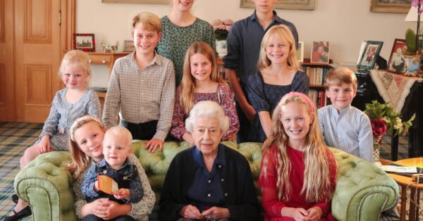 Βασίλισσα Ελισάβετ: Η τελευταία επιθυμία που είχε από τα δισέγγονά της