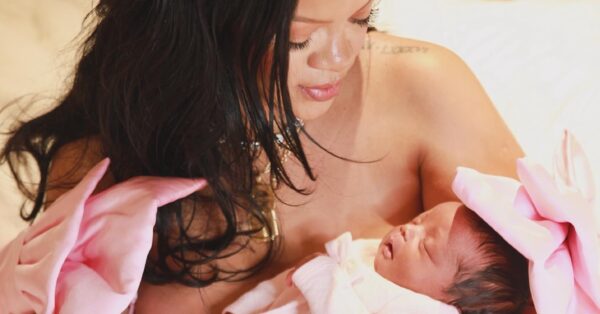 Rihanna: Φωτογραφίζεται με την κόρη της, Rocki