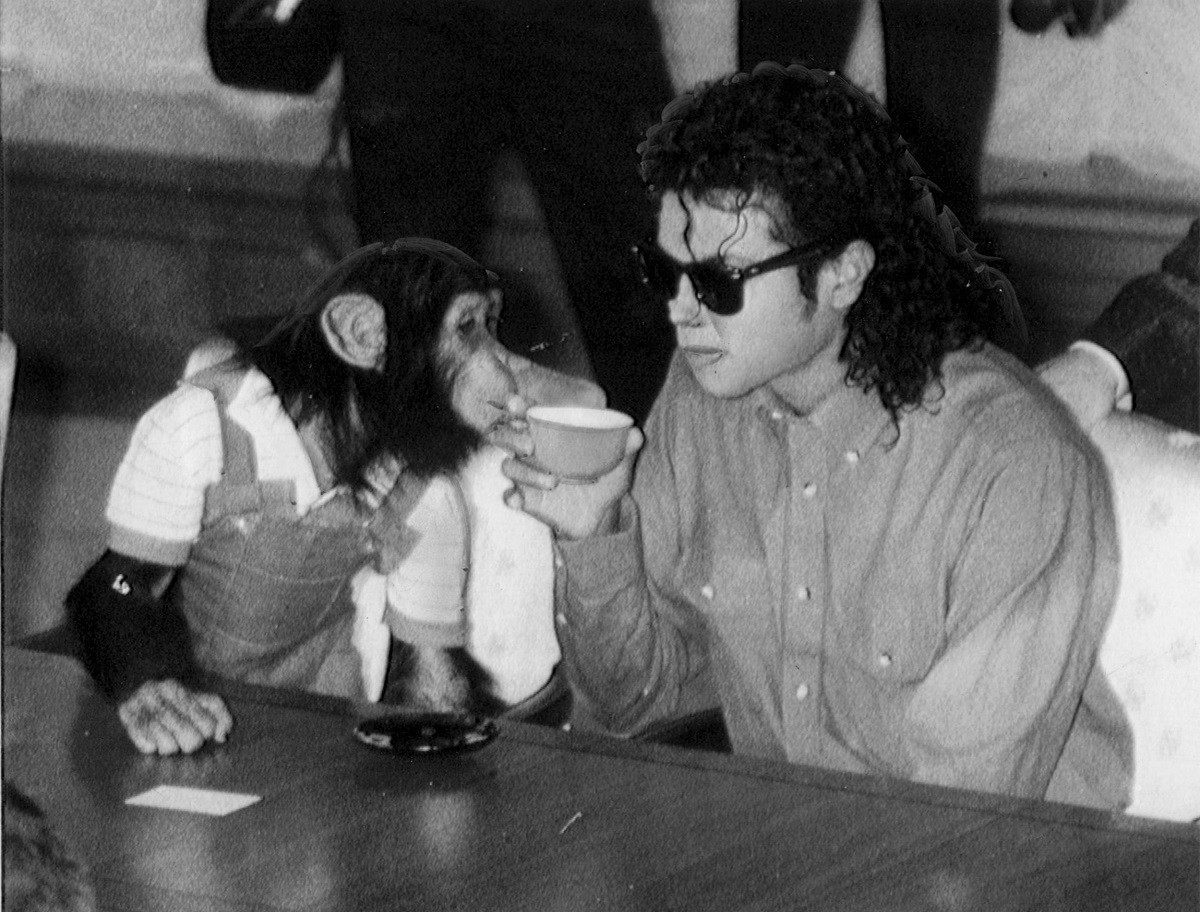 Michael Jackson Visits Japan