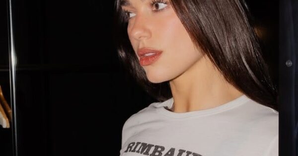 Dua Lipa: Κατέθεσε μήνυση κατά εταιρείας, επειδή χρησιμοποιήσαν χωρίς άδεια τη φωτογραφία της