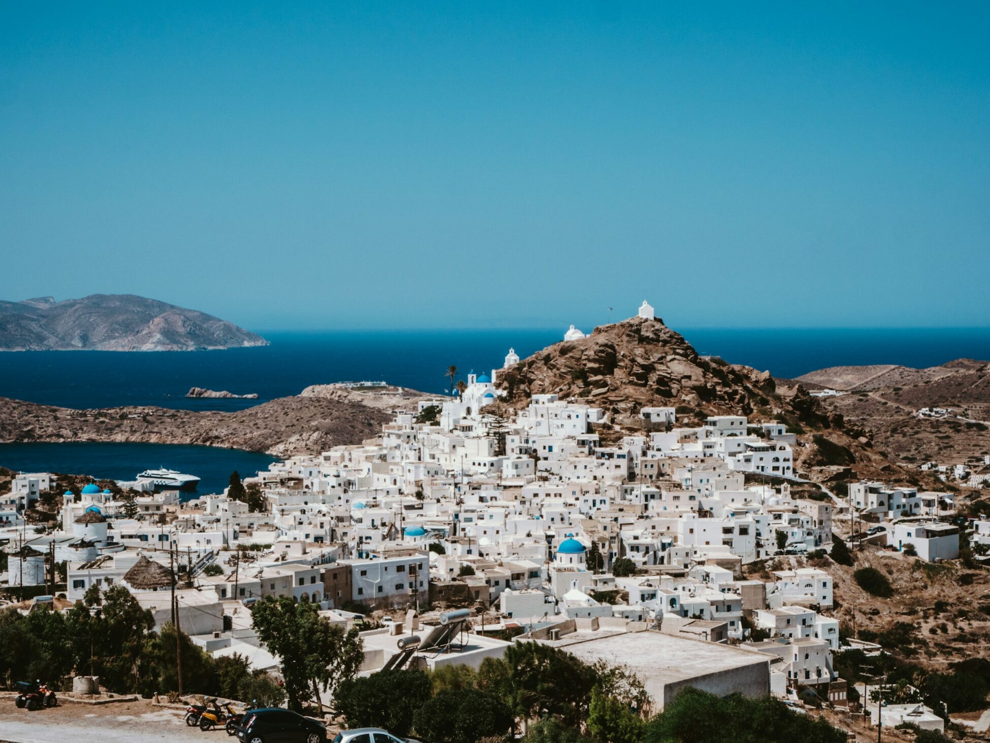 ios island johnny-africa-iRBeveQplh4-unsplash