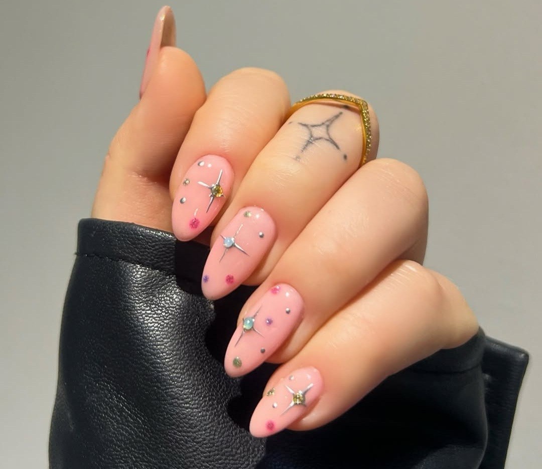 A ⭐️’y transition into the new year.. Pierfect coloured gems from @kiaraskynails CHARLOTTEELLEN10