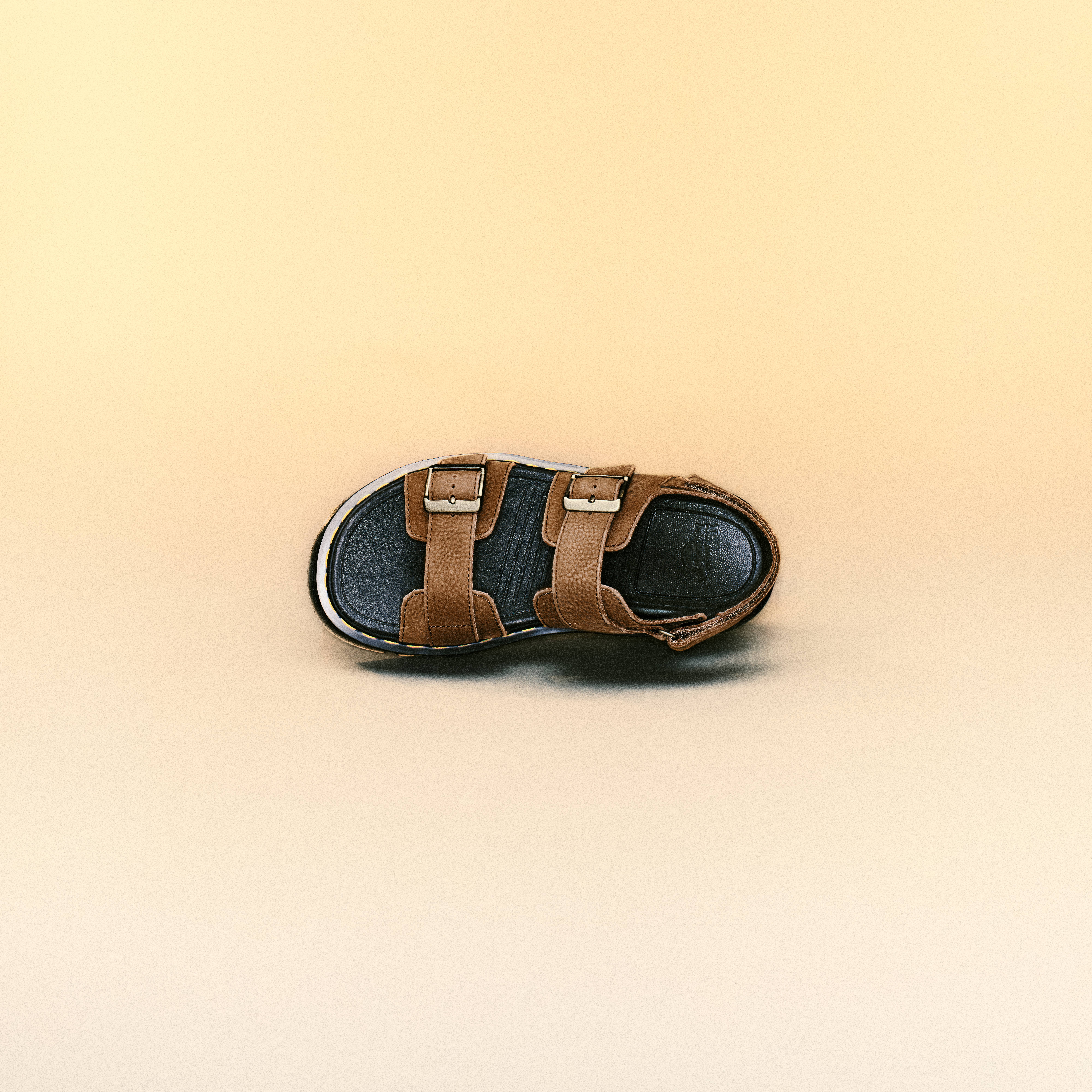 Το νέο Zebzag Sandal της Dr. Martens επαναπροσδιορίζει το κα