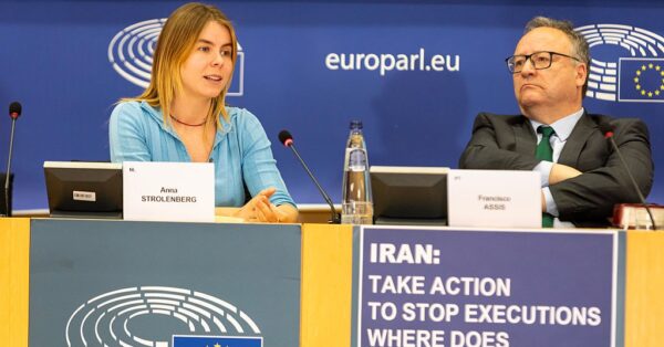 Τι είναι το «έμφυλο χάσμα στη φροντίδα» για το οποίο μίλησε η Anna Strolenberg στο Ευρωκοινοβούλιο