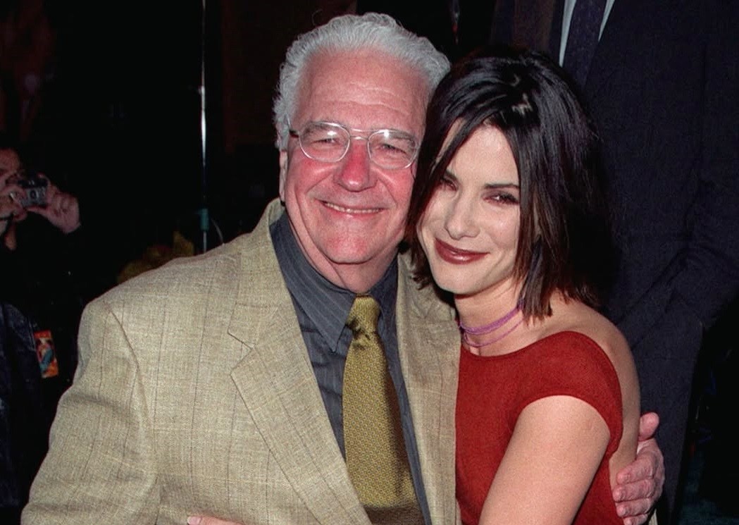 sandra bullock father