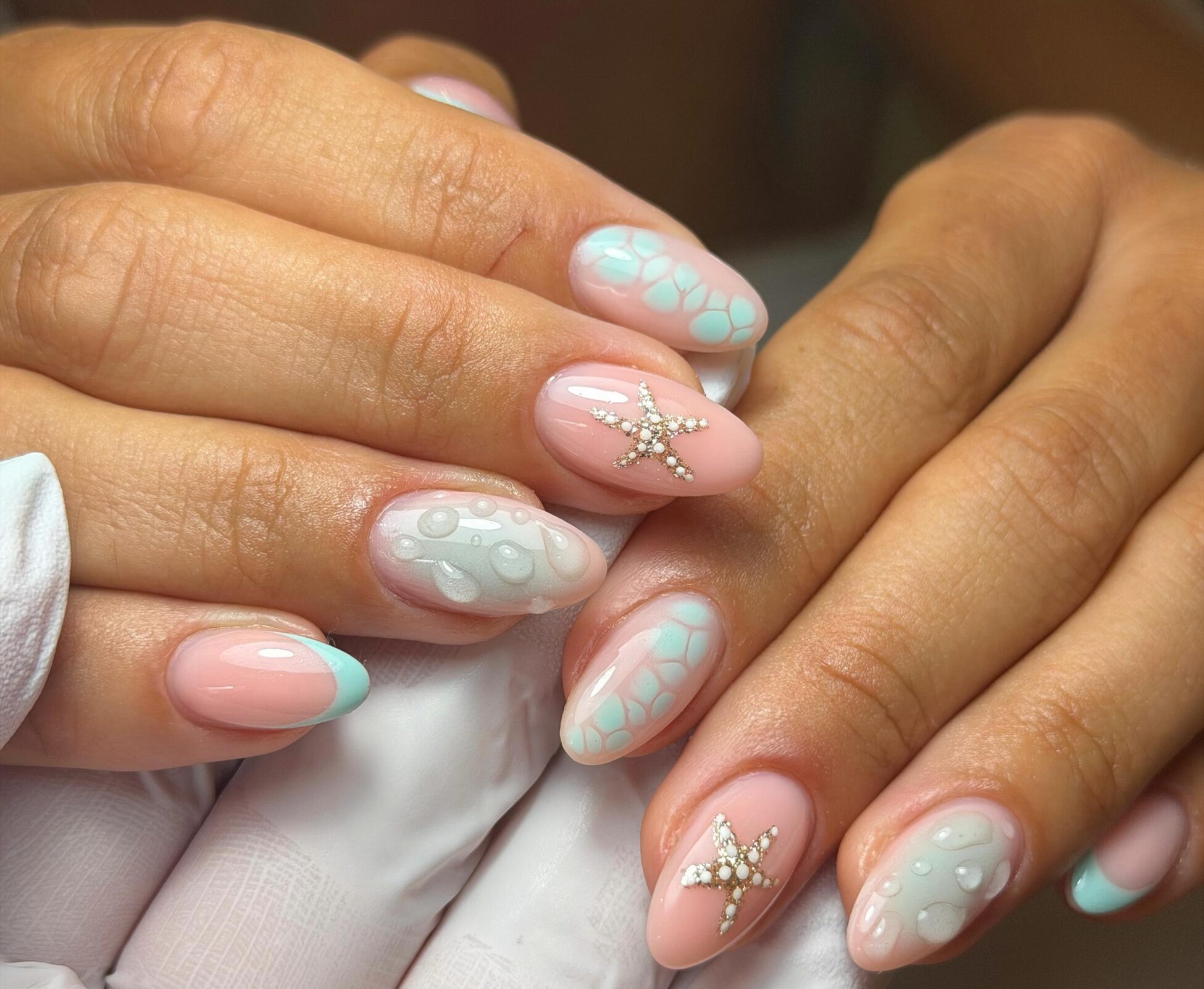 loveeee the water droplet effe1ct 💧 @paintmeprettybyaleasha spearmint spring, most wanted, peely (1)