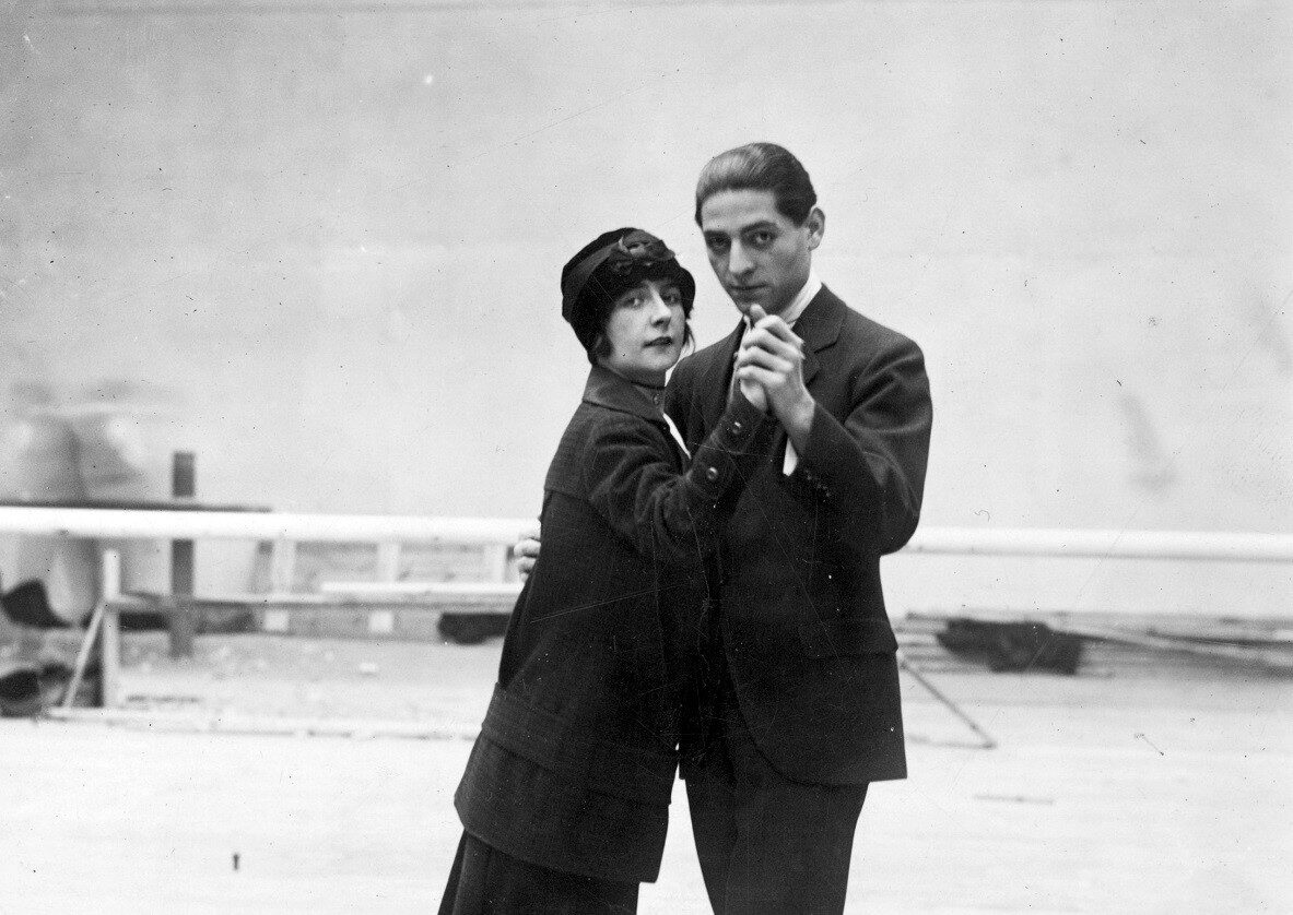 Tango Skating