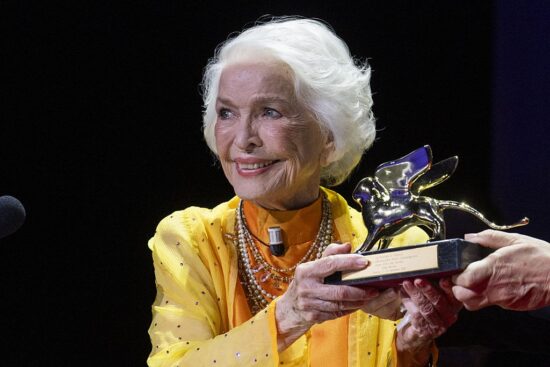 Ellen Burstyn Golden Lion For Lifetime Achievement 2026 Photocall – The 83rd Venice International Film Festival