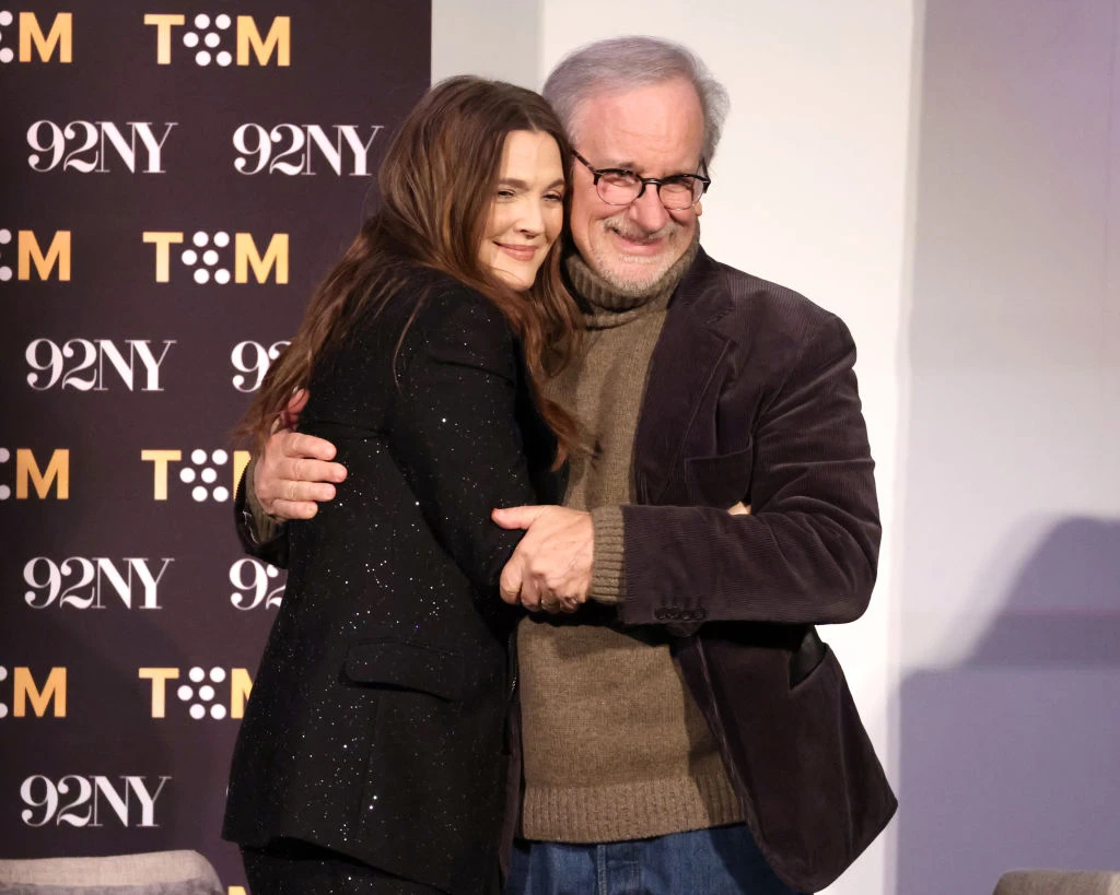 Steven Spielberg: Πώς η Drew Barrymore τον έκανε να θέλει να γίνει πατέρας